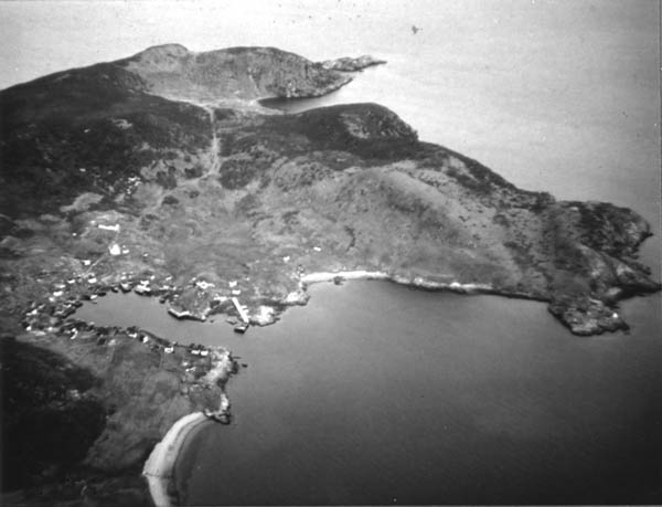 001: Red Island from the air, looking North. [courtesy of Betty (Carroll) Spurvey]
